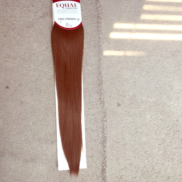 Make + Model Other - A ponytail [model] yaky straight 18’’